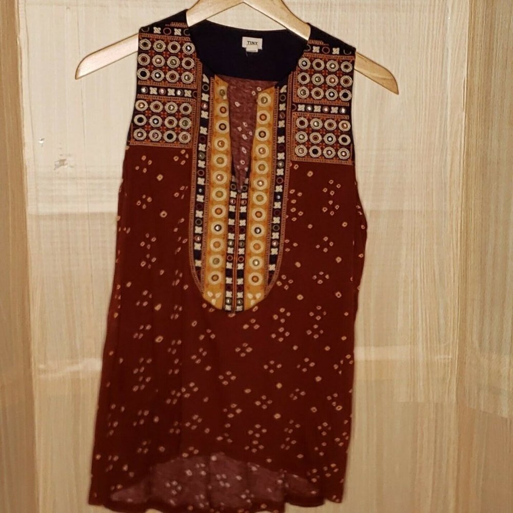 Tiny Womens Knit Sleeveless Boho Top With Embroidered Neckline Medium